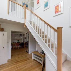 Pretty Coastal Home in Bosham Close to Water - Image 2
