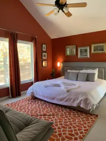 Vibrant, Secluded & Family-Friendly Retreat - w/Game Room and Amazing Views - Image 5
