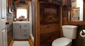 The CABIN on CULVER CHRISTMAS TREE FARM - Image 5