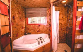 Cozy cottage with hot tub! - Image 2