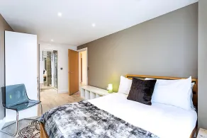 Duplex Two-Bed Apartment Near Tower Bridge - Image 4