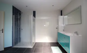 BEAUTIFUL CONTEMPORARY VILLA CLOSE TO HIKING AND SKI RESORT - Image 3