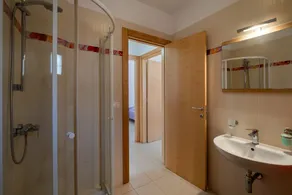 Appartement 'Staiulo - Primo Piano - La Plumeria' avec balcon et climatisation - Image 3
