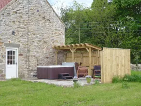 Ideal for a romantic break in County Durham, with a private garden and hot tub. - Image 5