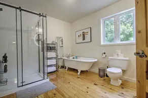 Large modern and comfortable cottage with private hot tub and wood stove. - Image 5