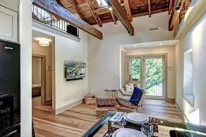 Sunny Executive Carriage House / Guest House ligger i Blue Bell, PA. - Image 5