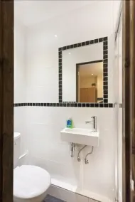 Victoria Centre 2 Bedroom Apartments with 4 Beds in Victoria Centre Shopping Centre - Nottingham City Centre - 24 hour access - Most Central Location - Full Kitchen - Opposite Hilton - Parking for Cars or Vans from Five pounds a day - Sunday 1pm Check-out - Image 5
