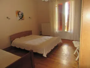 Traditional house in the heart of a farm - Image 3