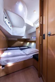 50’ sailboat for rent - Image 4