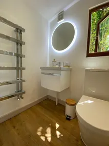 Romantic Hideaway with a Private Hot Tub - Image 4