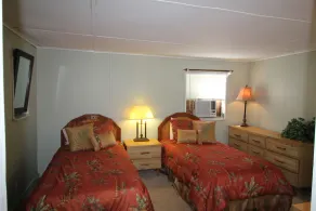 Chalet de pêche familial sur le lagon de la rivière Indian avec quai de 250 pieds et océan 2 mil - Image 5