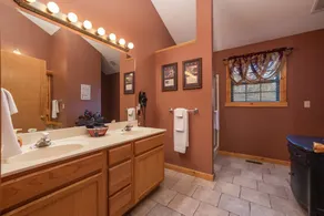 \"The Constitution\" Luxury Cabin at Branson Woods Resort  - Image 5