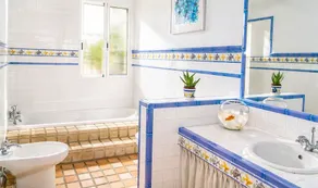 House with garden and private pool - Image 3