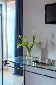 BO House & Hairshop - Image 2