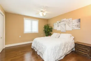 Unique spacious upper Condo Suite. Steps from waterfront - Image 3