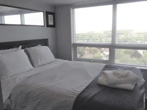Rare find - 2 bedroom, 2 bathroom condo with great view - Image 5