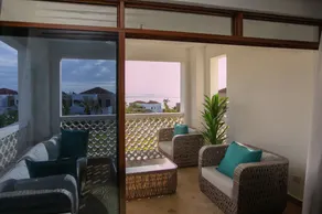 2 Bedroom condo on beach front - Image 5