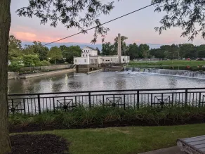 Jack's Joints Apt C River View ~ steps from Village festivities and eateries! - Image 3