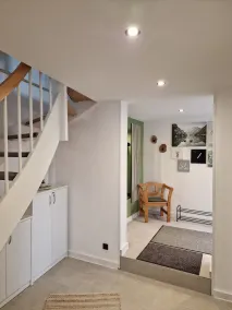 The Polly vacation home is a small, cozy townhouse - Image 3