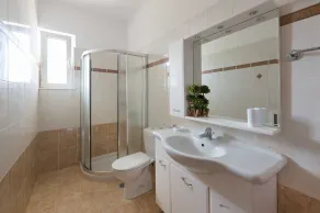 Sea Spirit Apartment ~ 50 Meters From The Beach ~ Accommodates 6 People - Image 3