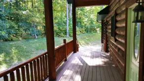 Family-friendly log home between Harbor Springs, Petoskey, and Mackinaw Island - Image 5