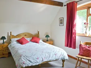 2 bedroom accommodation in Shipbourne, near Sevenoaks - Image 2