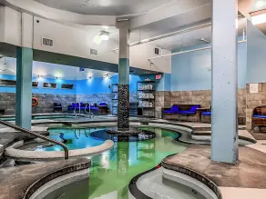 Elevated Penthouse - Pool, Hot Tub & Relaxing Atmosphere! - Image 4