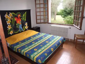 Ferienwohnung auf parkähnlichem Privatanwesen mit Pool bei Arles in der Provence - Image 4