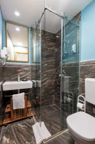 Captain's Guest House - Image 3