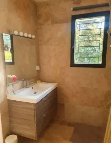 Villa Familial Avec Piscine Climatisée - Image 2