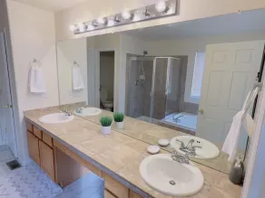 Nice 4Bedroom House  and Beautiful Place - Image 4