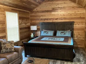 One Bedroom Cabin w/Sleeper Sofa Cabin 8 - Image 4
