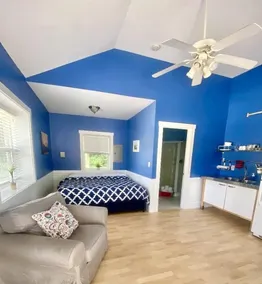Studio unit with kitchenette - Image 3