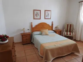 COZY AND SPACIOUS APARTMENT 200 M FROM THE BEACH - Image 4