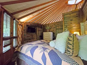 Creekside Cove Luxury Yurt w Hot Tub in Nantahala - Image 5