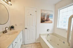 Pet Friendly 3 bed/2 bath home in the Clearwater Community! Pool, Tennis, Beach Town, WIFI, Pets Allowed! - Image 4