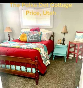 The Cottages on Carbon Avenue: Two Airbnbs in One - Image 4