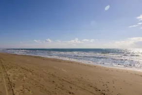 Faros Seaside Villa Larnaca - Image 5