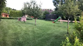 Country property with covered terrace and large swimming pool - Image 3