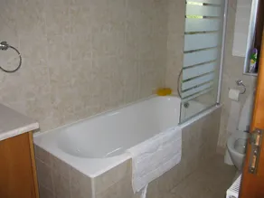Villa privada, cerrada y tranquila con piscina propia, wifi gratuito y amplios jardines - Image 3