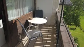 Apartment with balcony and lake view - Image 5