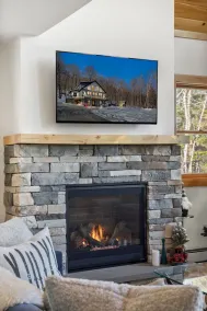 3mi Sunday River-swimming -Castle Lodge-Hot Tub-Sauna-Pond -EV Charger-14 pple - Image 3