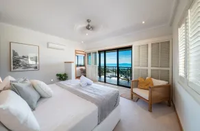 Panoramic ocean views with a pool - Image 5