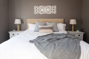 King Bed - Pet Friendly - EV Charger - Emersen’s Place - Image 3
