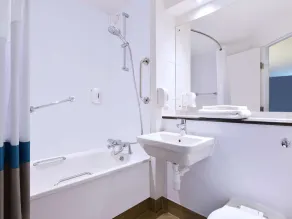 Travelodge London Central Waterloo - Image 5