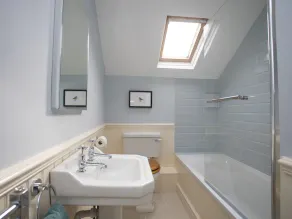 STABL BACH, pet friendly, character holiday cottage in Llanfaethlu - Image 4
