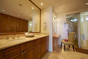 Superbe penthouse 4BR à 2 étages avec terrasse sur le toit supplémentaire et jacuzzi privé - Image 5