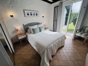 Part of the ground floor of a house close to beach - Image 4