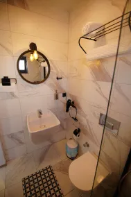 Achilles Otel - Image 4