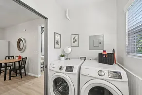 Pet Friendly Studio with Private Fenced Yard - Image 2
